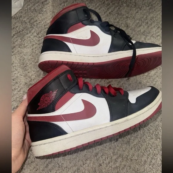 Nike Air Jordan 1 Mid Black Gym Red White Men’s Size 8 Sneakers - Picture 2 of 9